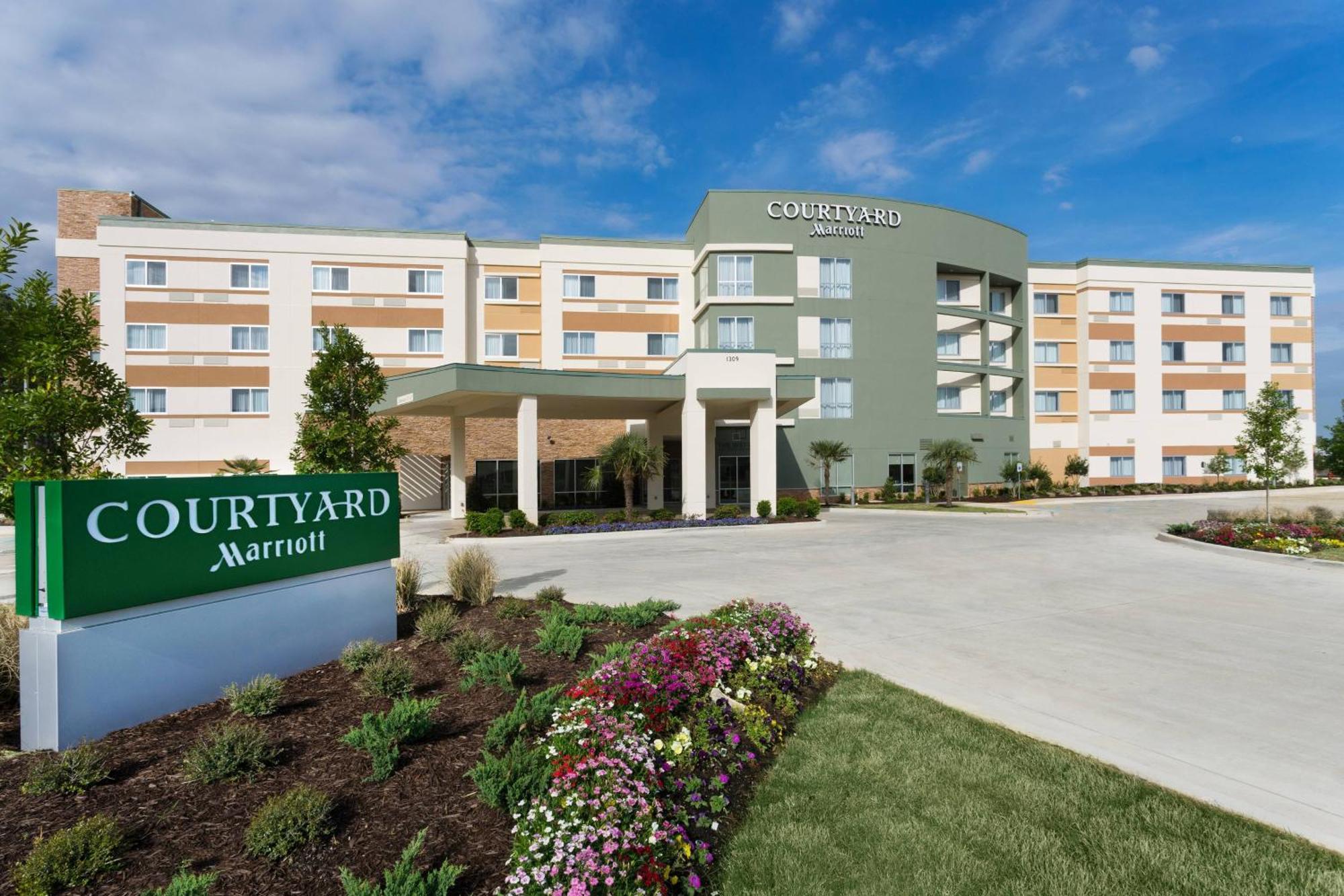 Courtyard By Marriott Ruston Hotell Exteriör bild
